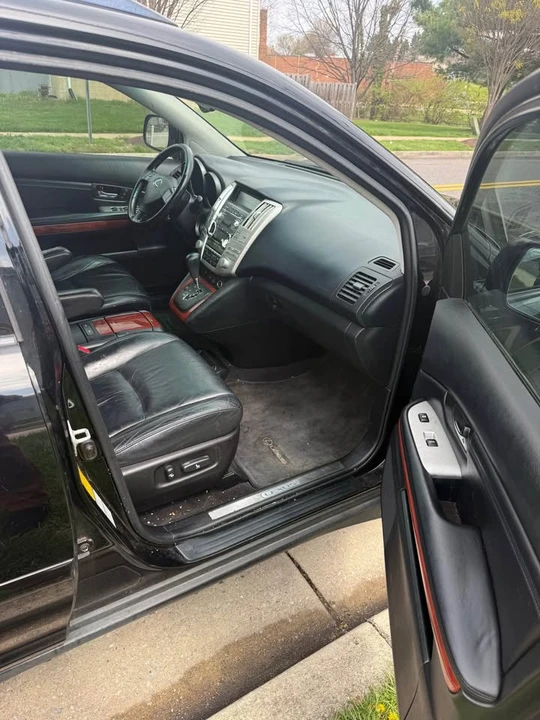 2005 Lexus RX 2nd Gen - Image 4 of 13