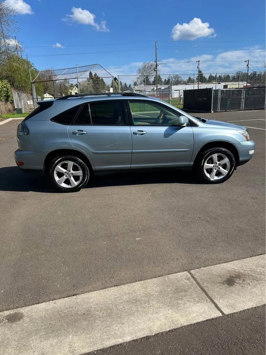 2005 Lexus RX 2nd Gen - Image 5 of 20