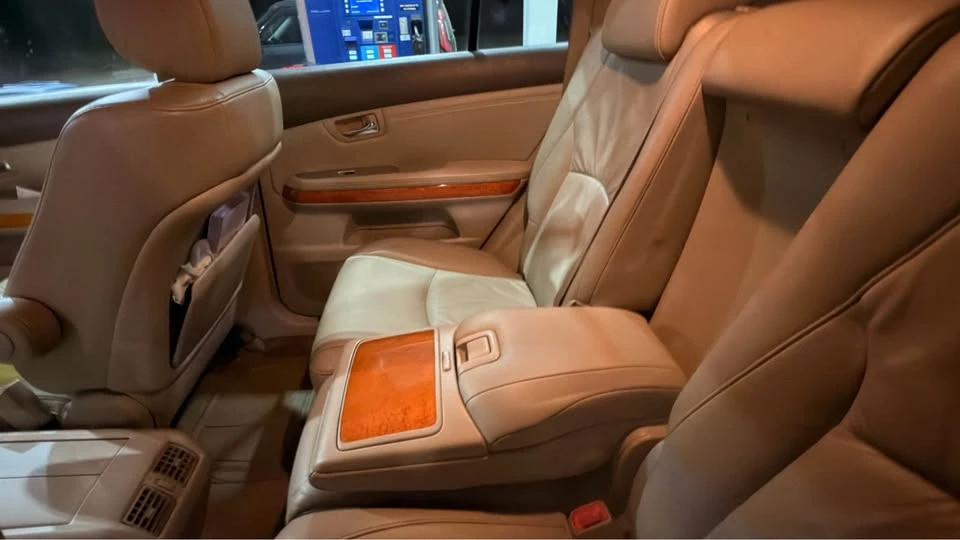 2005 Lexus RX 2nd Gen - Image 8 of 11