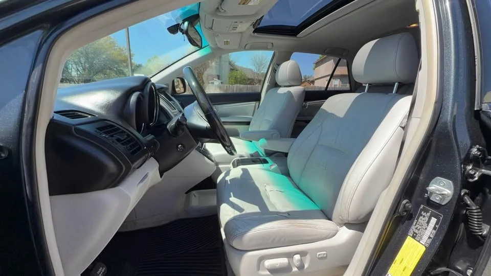 2005 Lexus RX 2nd Gen - Image 13 of 16