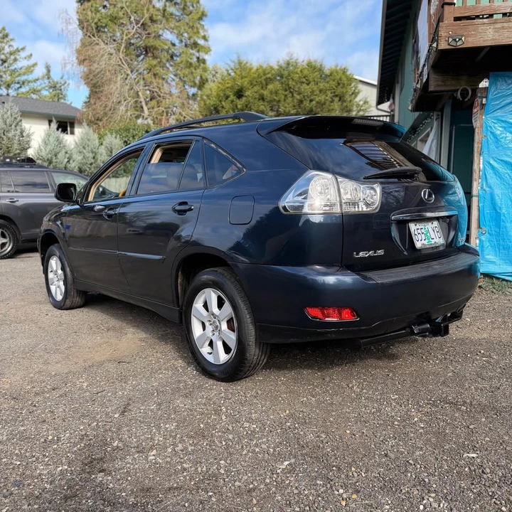 2005 Lexus RX 2nd Gen - Image 5 of 16