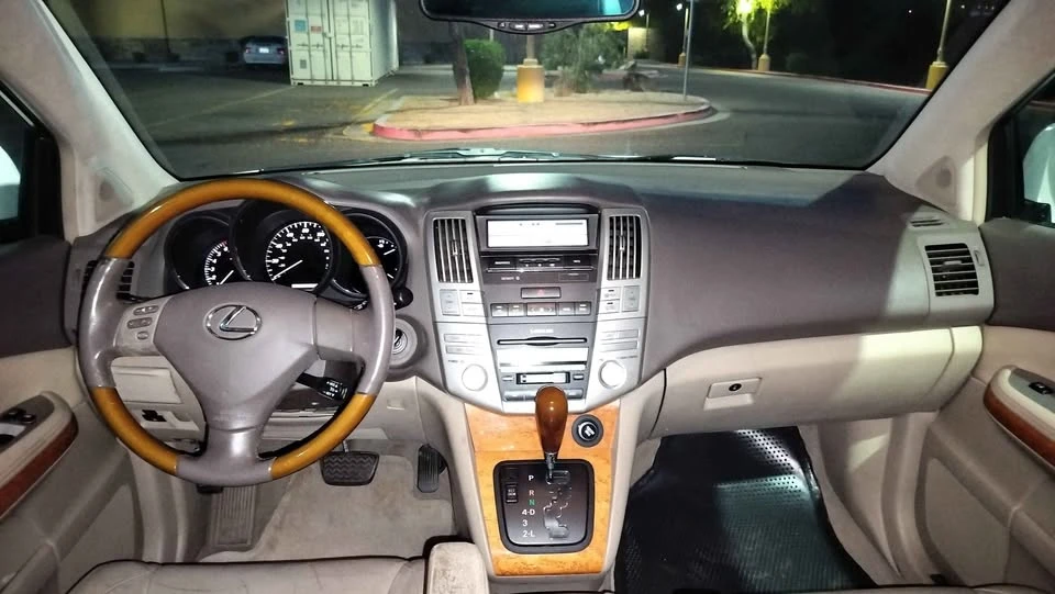 2005 Lexus RX 2nd Gen - Image 8 of 20