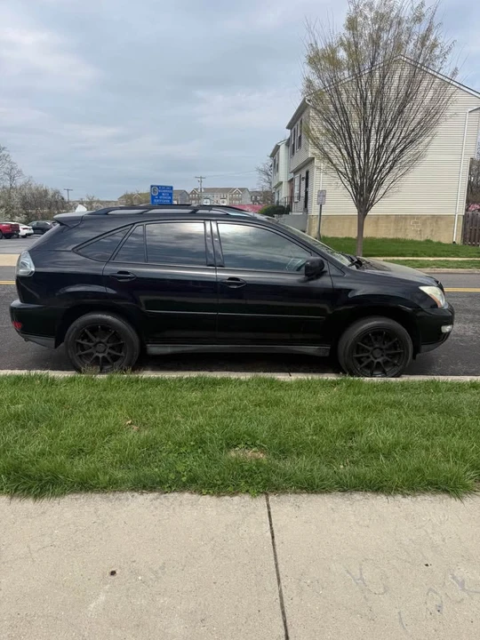 2005 Lexus RX 2nd Gen - Image 3 of 13