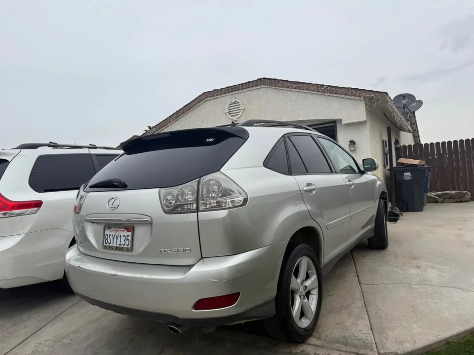 2005 Lexus RX 2nd Gen - Image 3 of 5