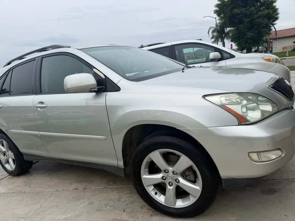 2005 Lexus RX 2nd Gen - Image 2 of 5