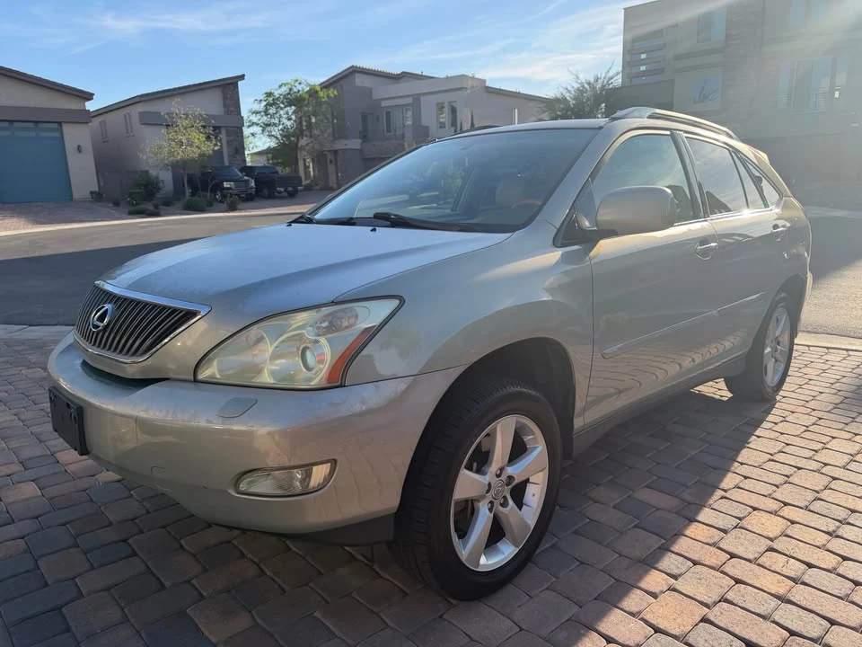 2005 Lexus RX 2nd Gen - Image 4 of 13