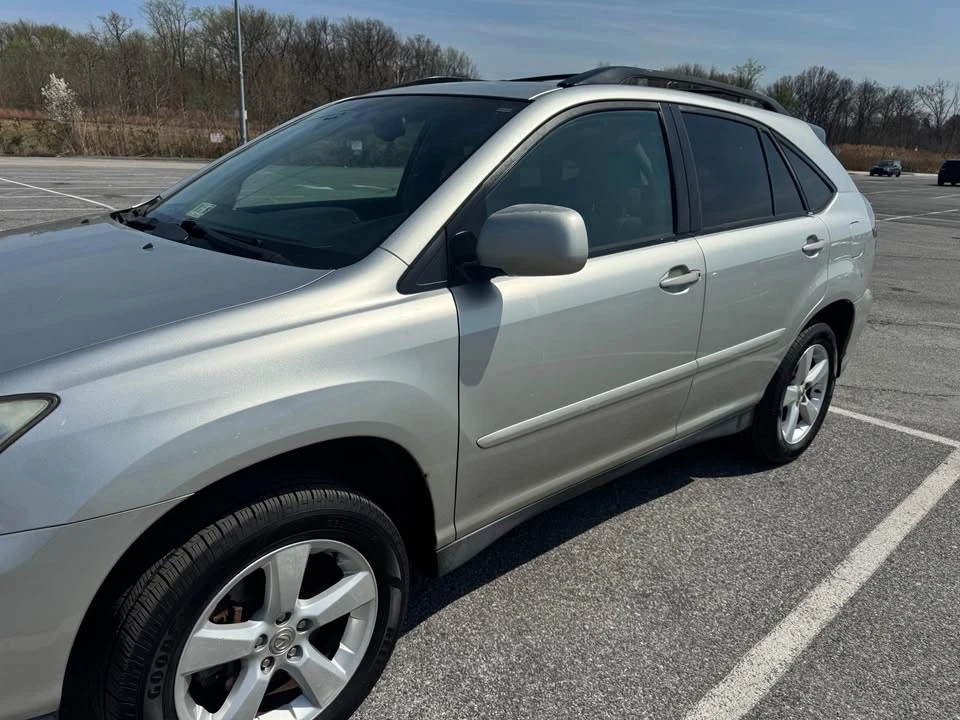 2005 Lexus RX 2nd Gen - Image 3 of 11