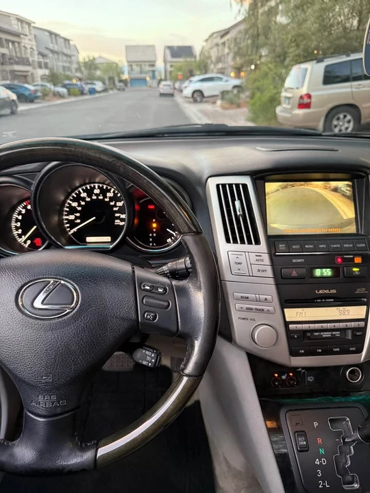 2005 Lexus RX 2nd Gen - Image 10 of 12