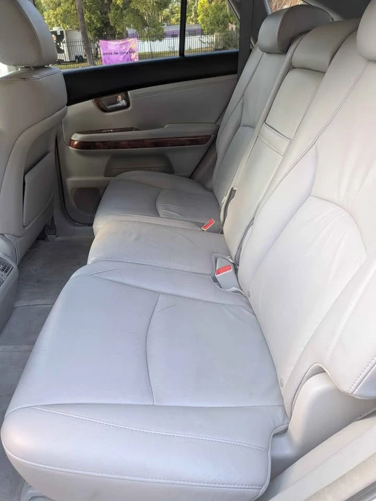 2005 Lexus RX 2nd Gen - Image 10 of 17