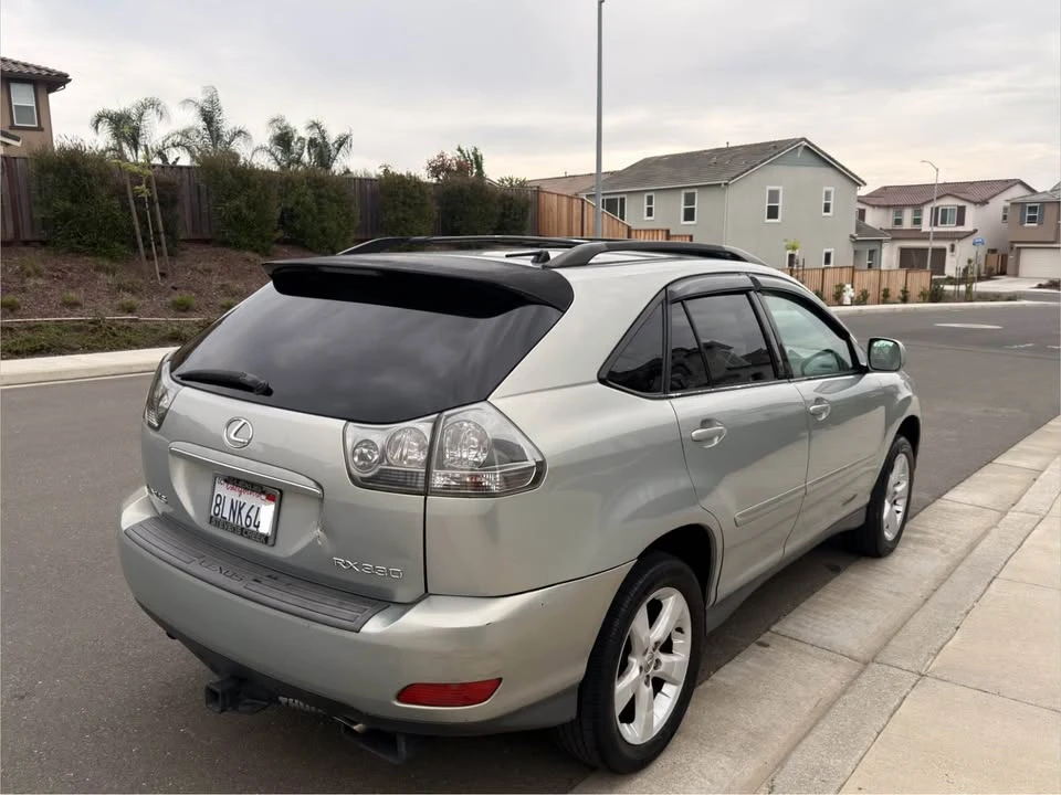 2005 Lexus RX 2nd Gen - Image 4 of 12