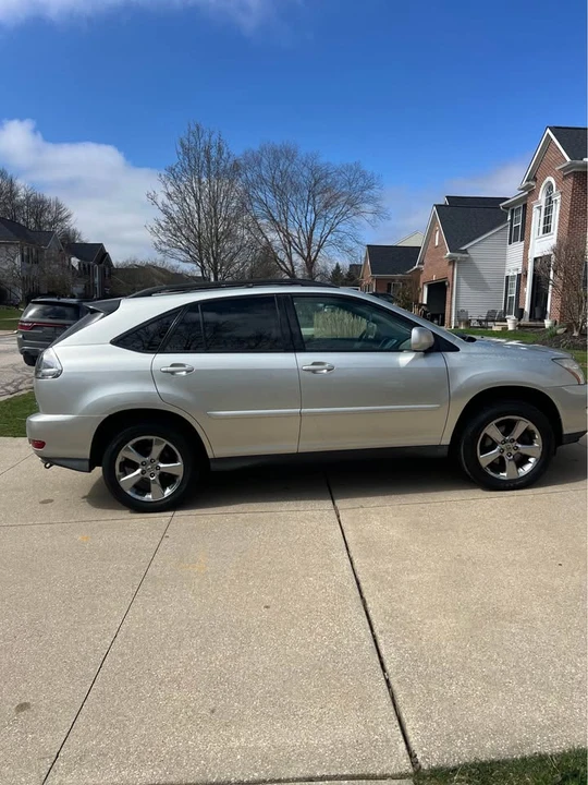 2005 Lexus RX 2nd Gen - Image 4 of 18