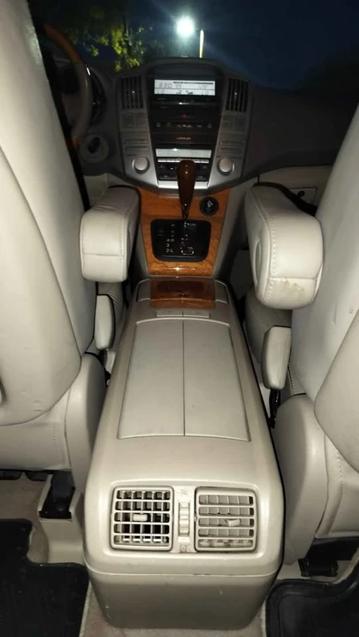 2005 Lexus RX 2nd Gen - Image 11 of 20