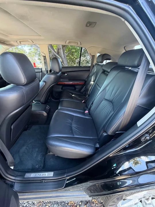 2005 Lexus RX 2nd Gen - Image 13 of 18