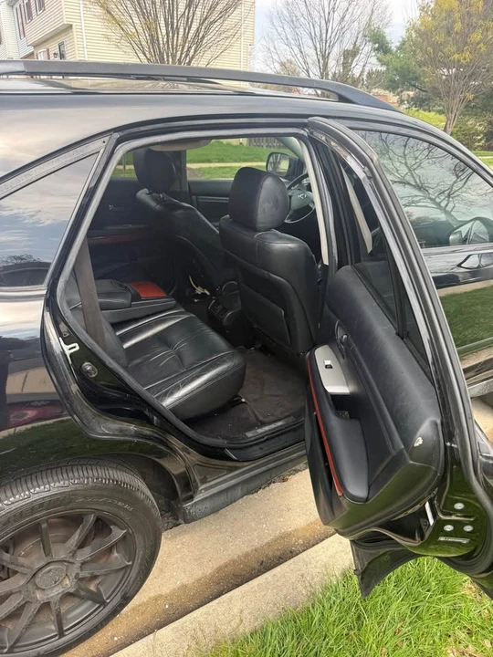 2005 Lexus RX 2nd Gen - Image 6 of 13