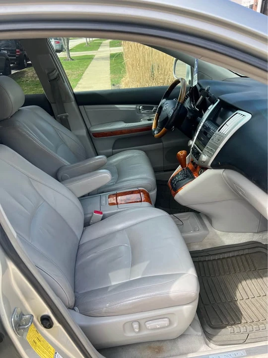 2005 Lexus RX 2nd Gen - Image 11 of 18