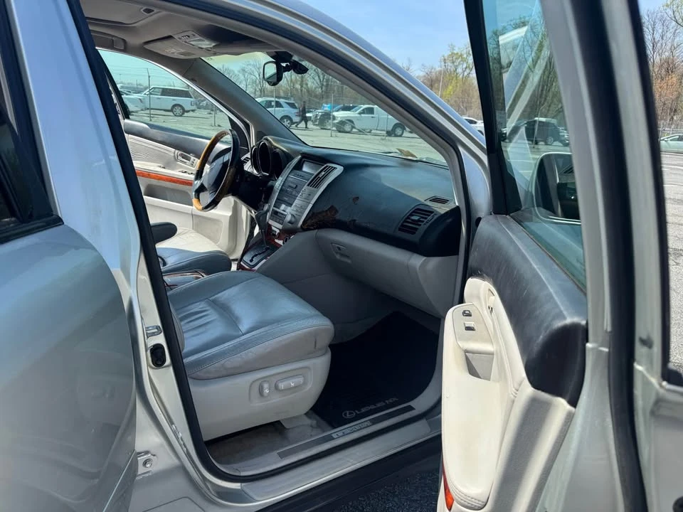2005 Lexus RX 2nd Gen - Image 8 of 11