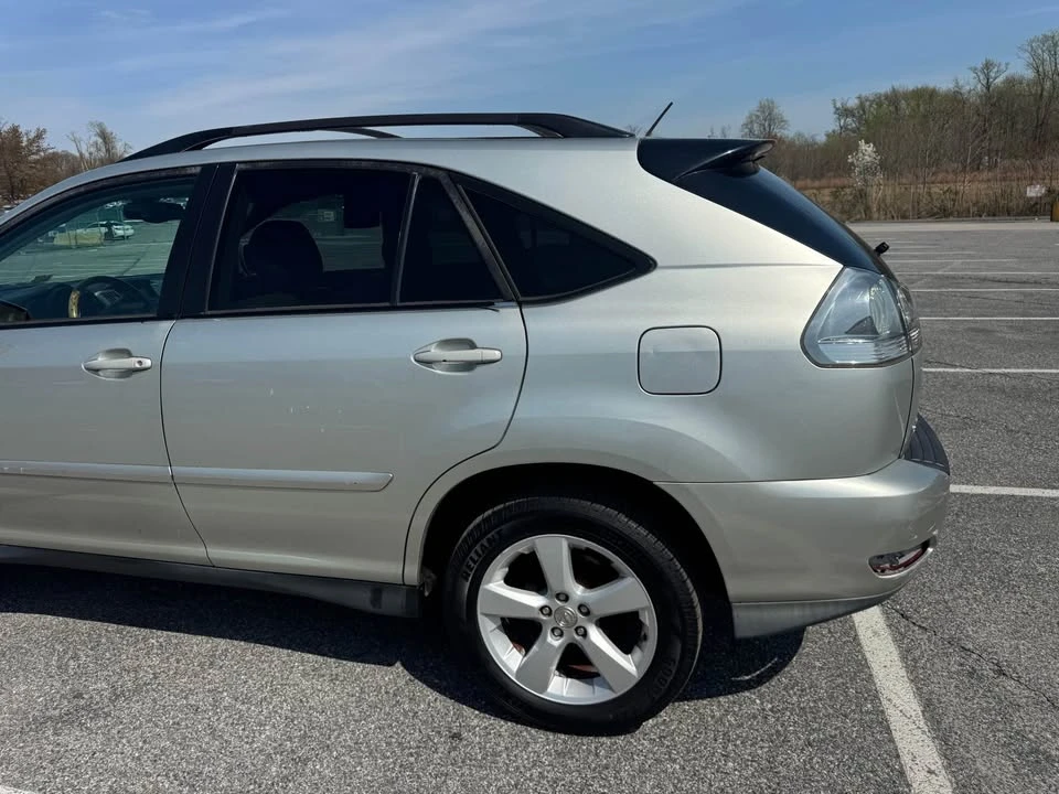 2005 Lexus RX 2nd Gen - Image 4 of 11