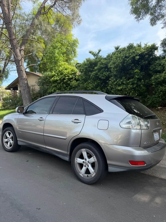 2005 Lexus RX 2nd Gen - Image 2 of 5
