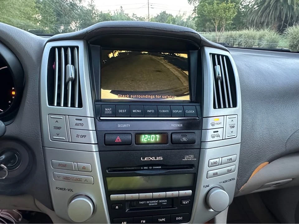 2005 Lexus RX 2nd Gen - Image 11 of 19