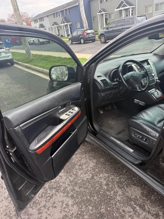2005 Lexus RX 2nd Gen - Image 12 of 13