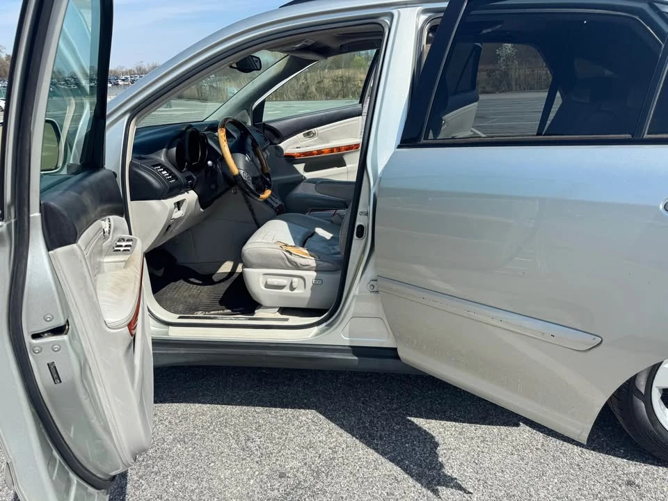 2005 Lexus RX 2nd Gen - Image 11 of 11
