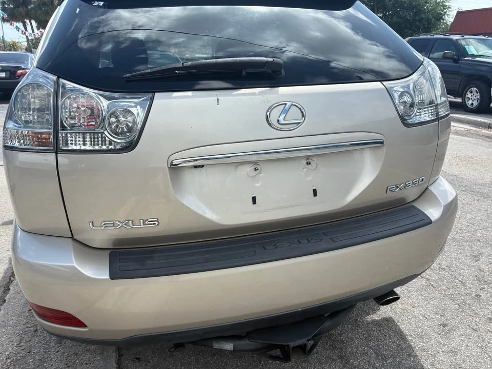 2005 Lexus RX 2nd Gen - Image 3 of 5