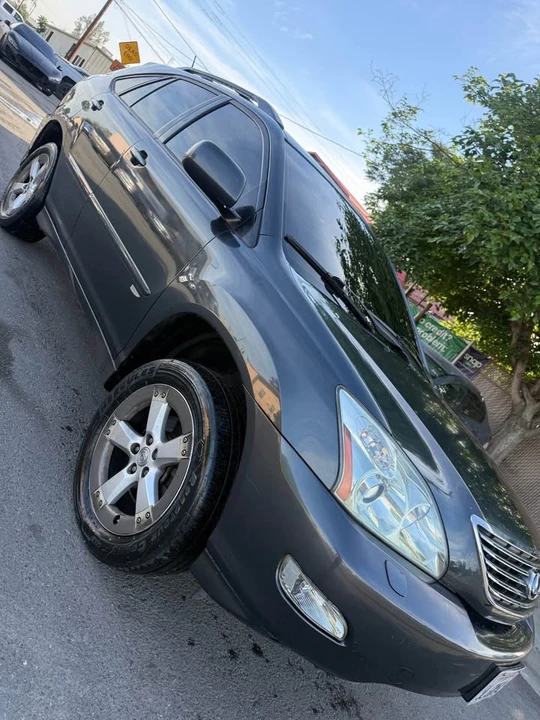 2005 Lexus RX 2nd Gen - Image 2 of 11