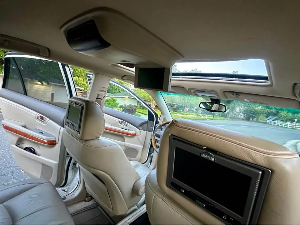 2005 Lexus RX 2nd Gen - Image 16 of 19