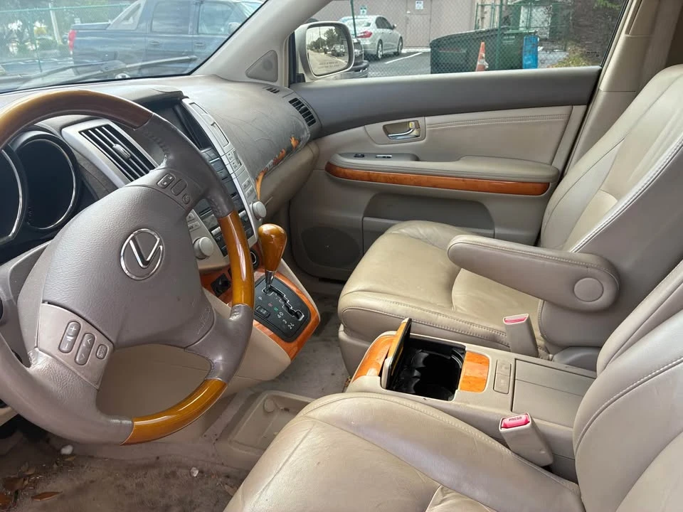 2005 Lexus RX 2nd Gen - Image 2 of 5