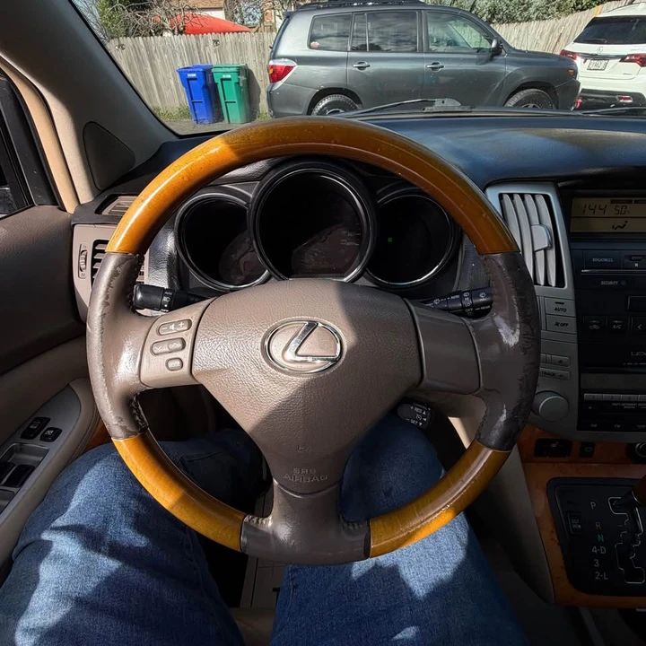 2005 Lexus RX 2nd Gen - Image 14 of 16