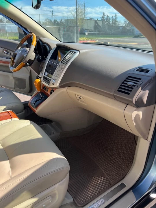 2005 Lexus RX 2nd Gen - Image 10 of 20