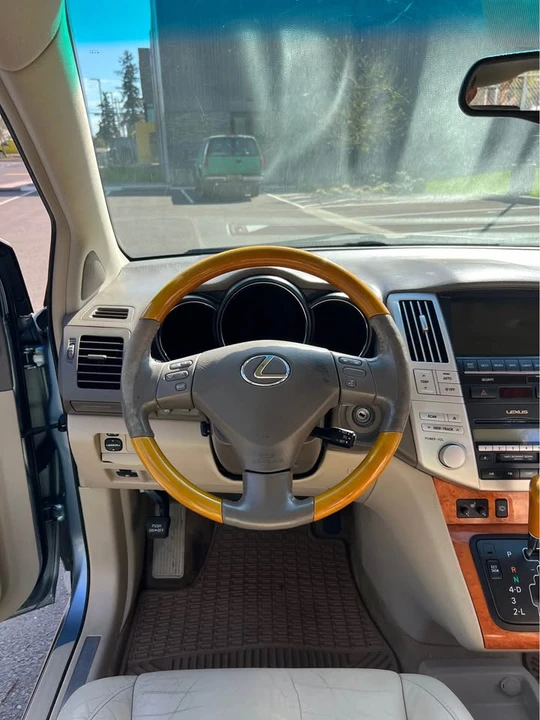2005 Lexus RX 2nd Gen - Image 12 of 20
