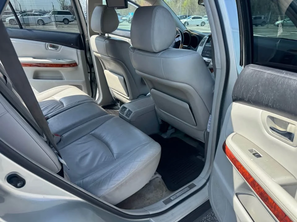 2005 Lexus RX 2nd Gen - Image 10 of 11