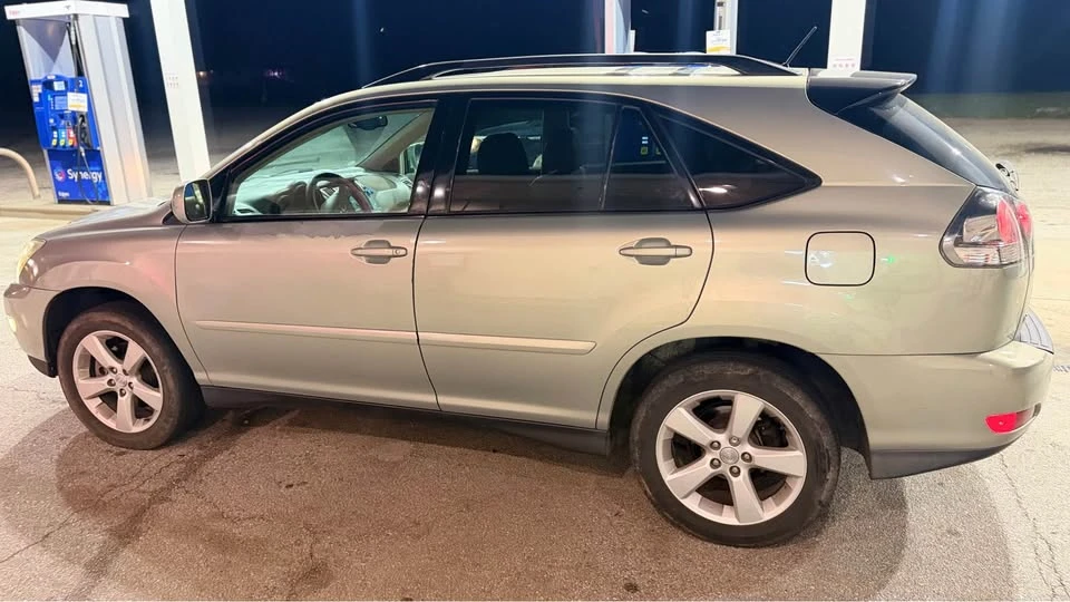 2005 Lexus RX 2nd Gen - Image 3 of 11