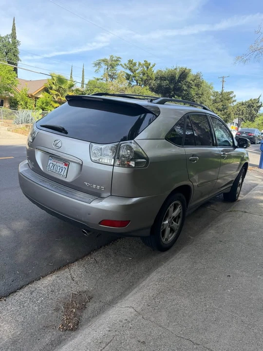 2005 Lexus RX 2nd Gen - Image 3 of 5