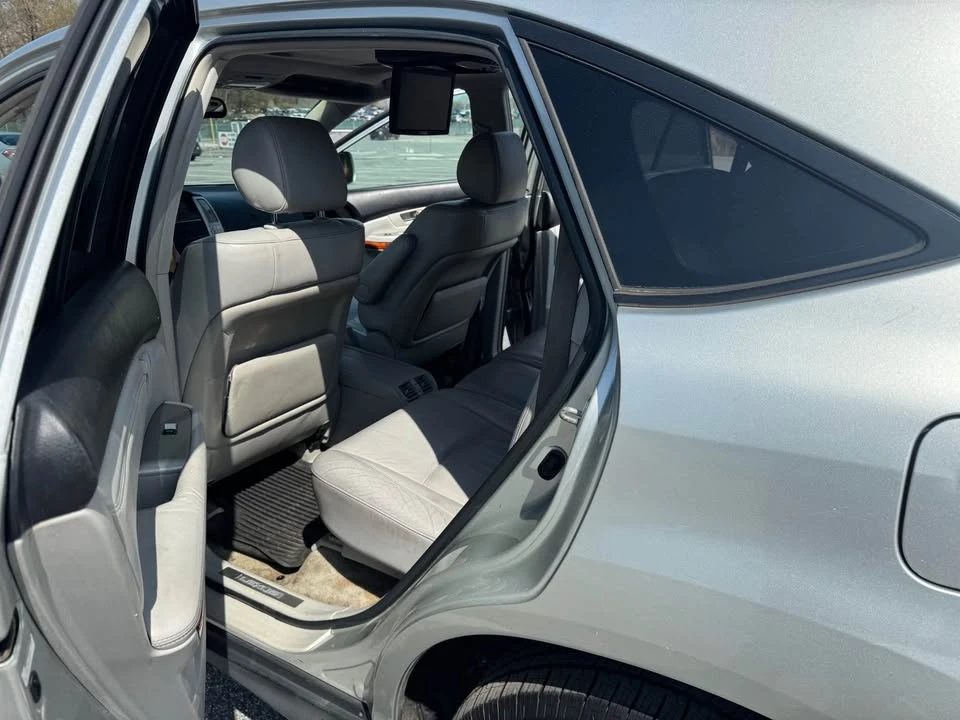 2005 Lexus RX 2nd Gen - Image 9 of 11
