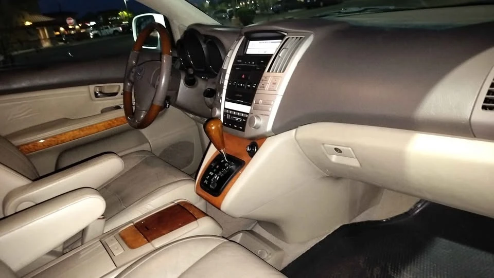 2005 Lexus RX 2nd Gen - Image 8 of 20