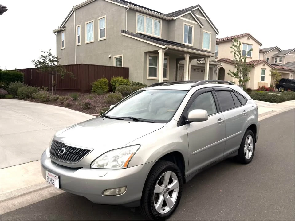 2005 Lexus RX 2nd Gen - Image 2 of 12
