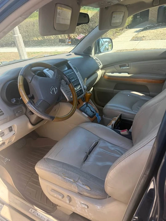 2005 Lexus RX 2nd Gen - Image 7 of 10