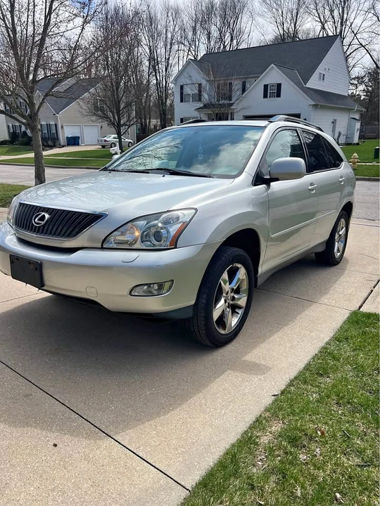 2005 Lexus RX 2nd Gen - Image 2 of 18