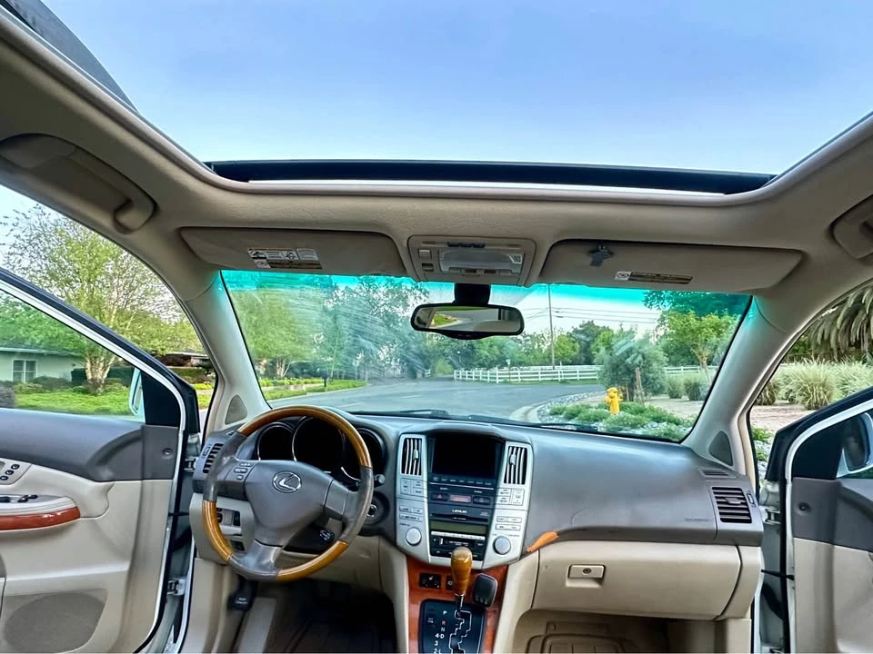 2005 Lexus RX 2nd Gen - Image 9 of 19
