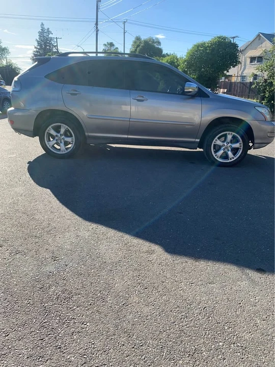 2005 Lexus RX 2nd Gen - Image 3 of 14