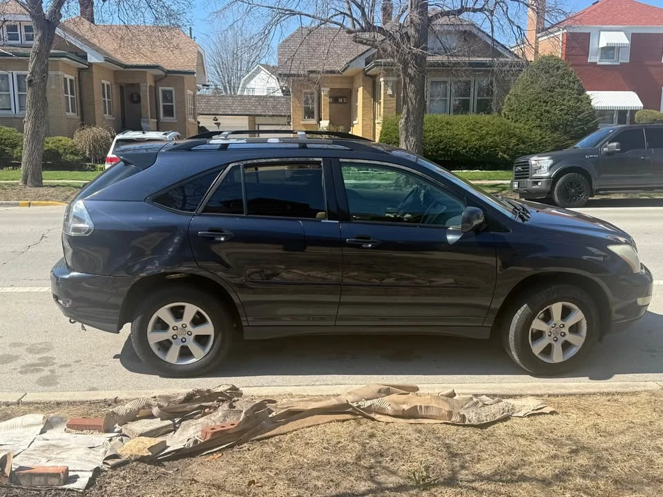 2005 Lexus RX 2nd Gen - Image 2 of 10