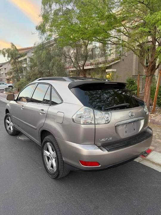 2005 Lexus RX 2nd Gen - Image 4 of 13