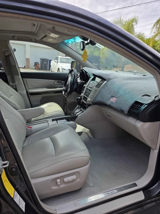 2005 Lexus RX 2nd Gen - Image 8 of 10
