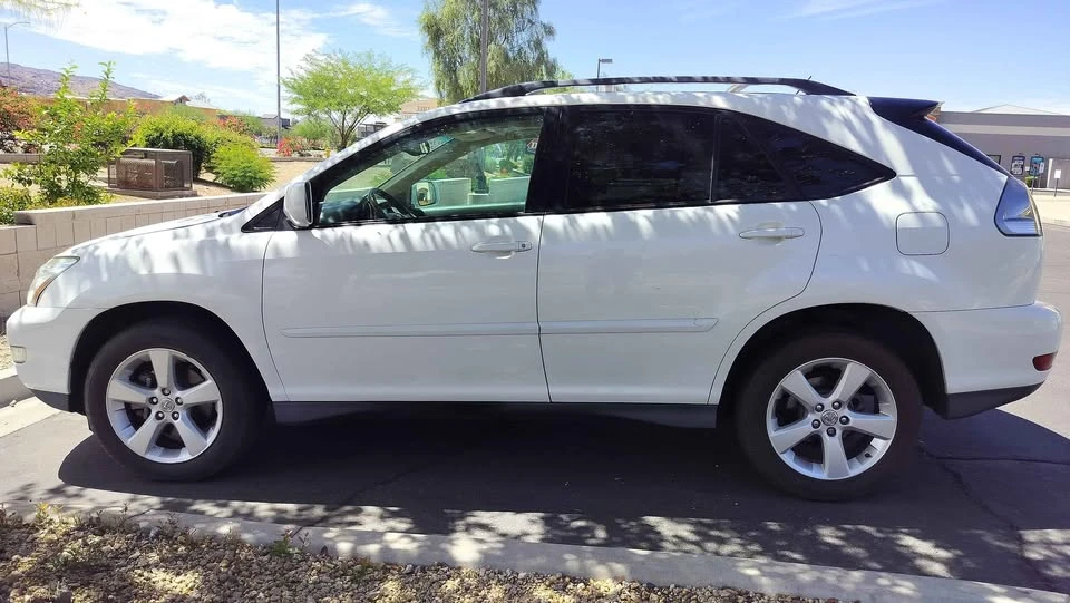 2005 Lexus RX 2nd Gen - Image 4 of 20