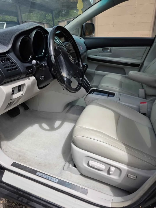 2005 Lexus RX 2nd Gen - Image 7 of 10