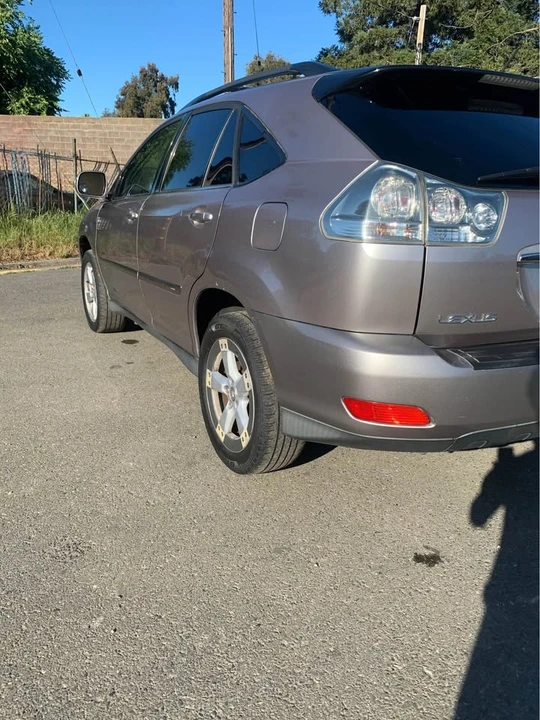 2005 Lexus RX 2nd Gen - Image 6 of 14