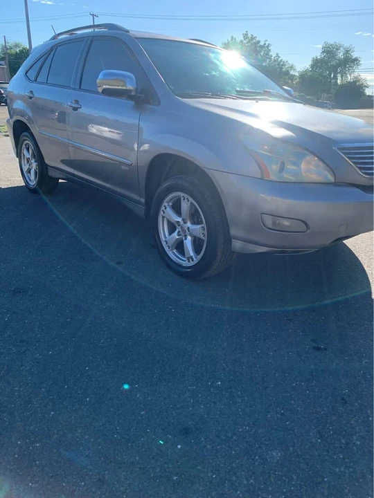 2005 Lexus RX 2nd Gen - Image 2 of 14