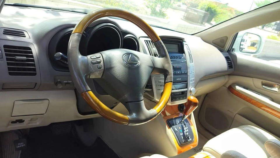 2005 Lexus RX 2nd Gen - Image 14 of 20